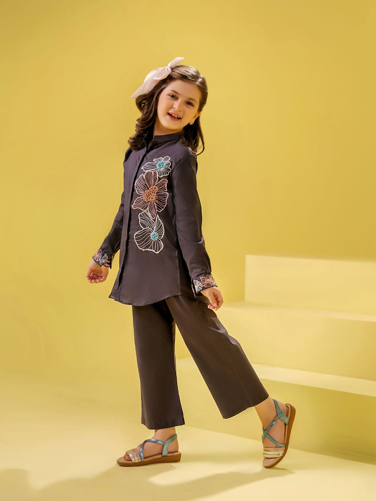 Girls Summer 2Pcs Embroidered Suit VG135-A