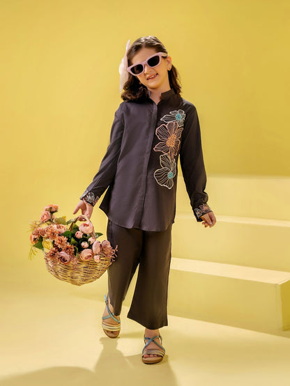 Girls Summer 2Pcs Embroidered Suit VG135-A