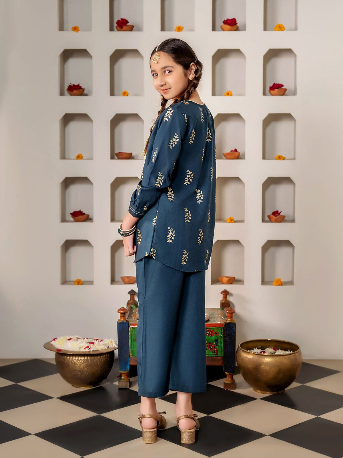 Girls Summer 2Pcs Embroidered Suit VG111-A