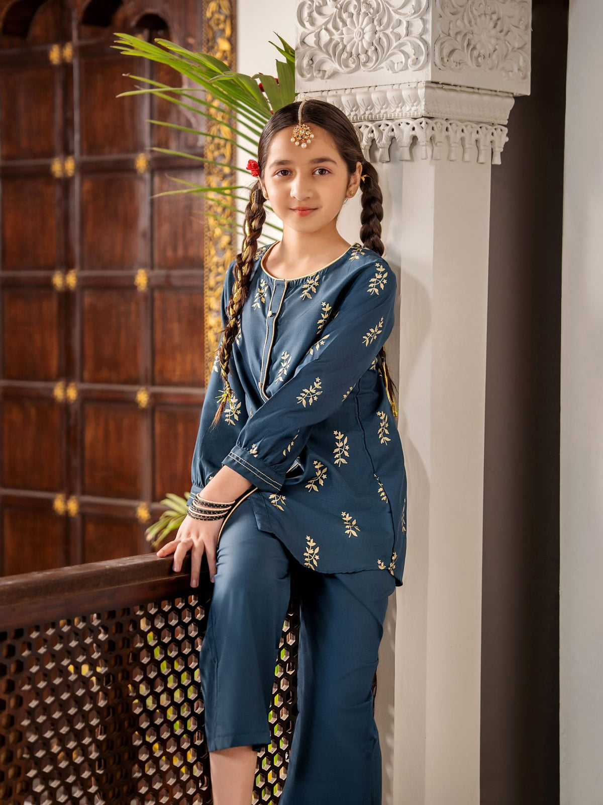 Girls Summer 2Pcs Embroidered Suit VG111-A