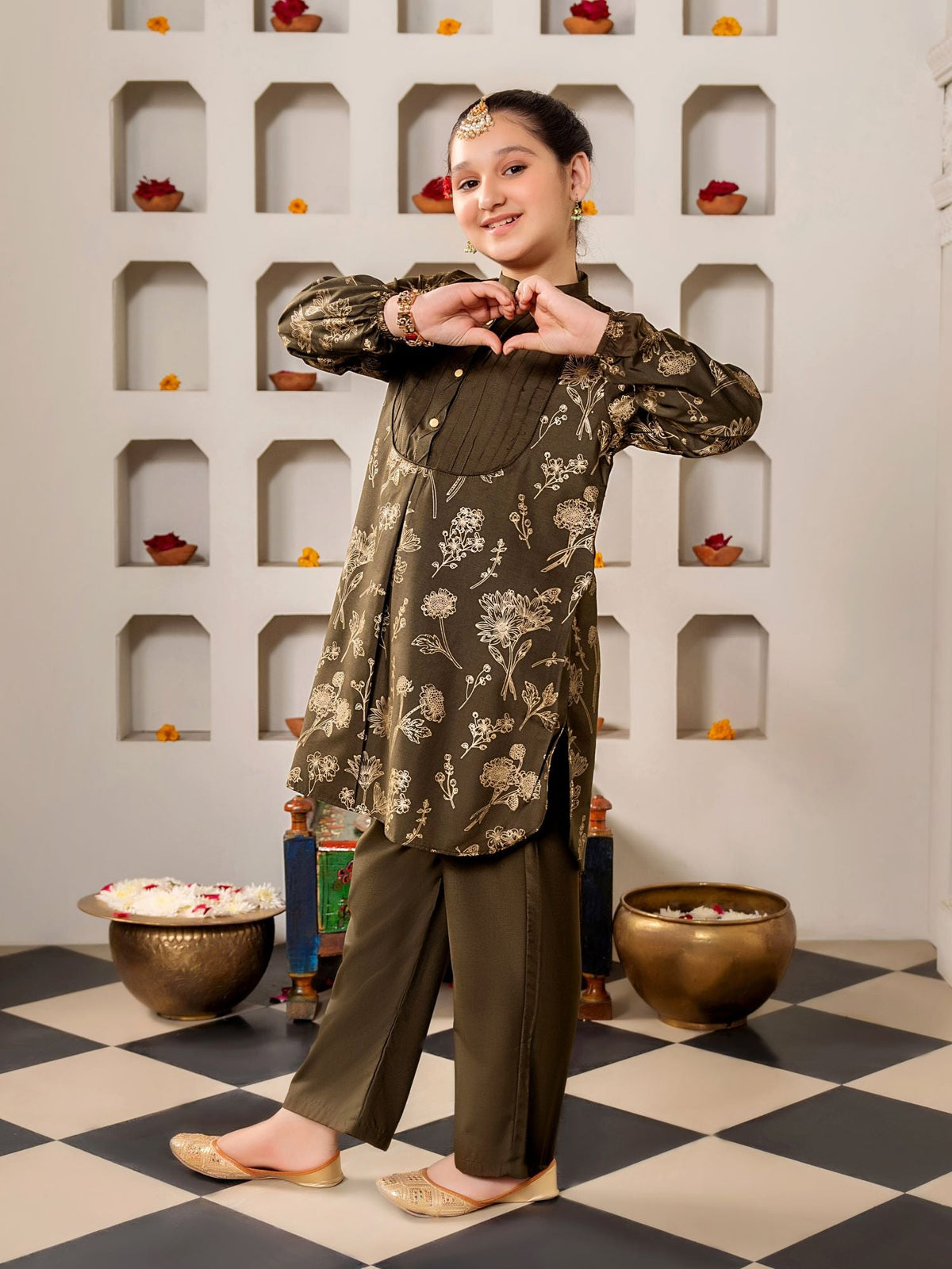 Girls Summer 2Pcs Embroidered Suit VG112-A
